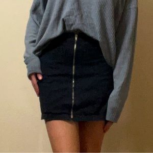 BRANDY MELVILLE BLACK SKIRT 🖤